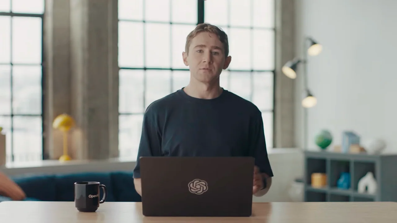 The desk presenter carries the closing explanation.